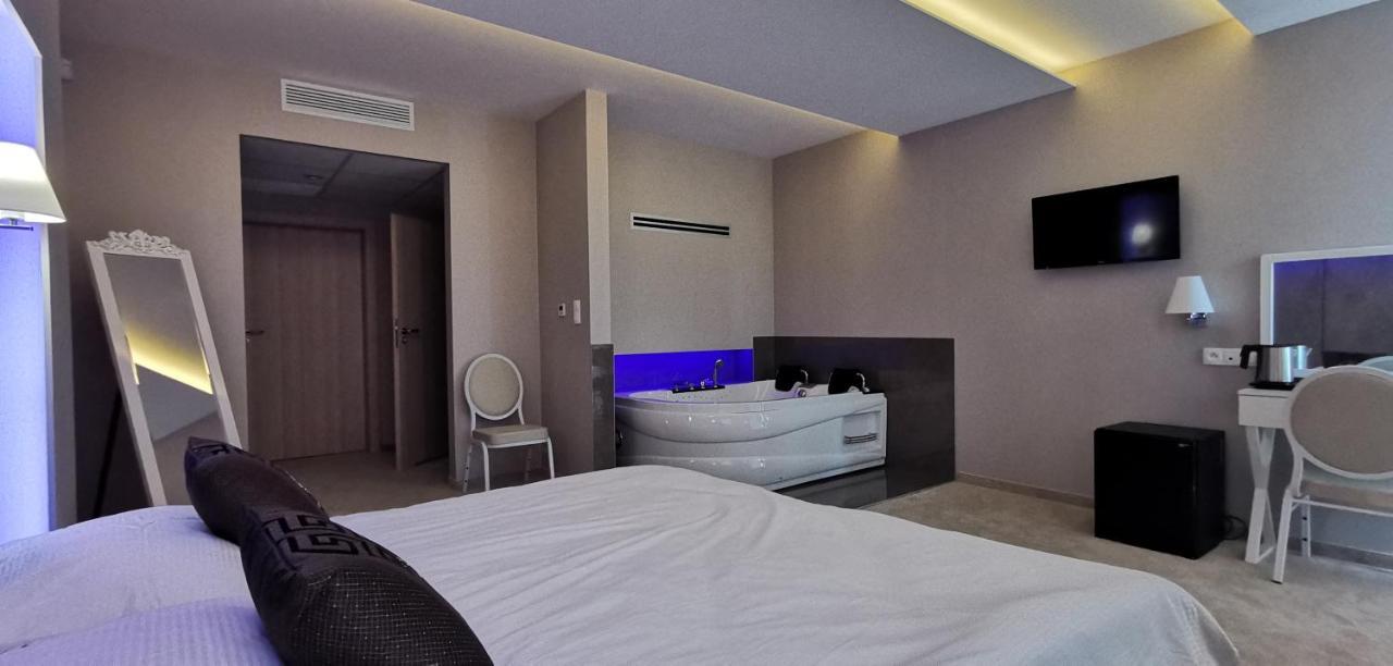 Hotel Sevilla Gold Leczeszyce エクステリア 写真