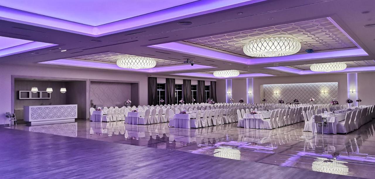 Hotel Sevilla Gold Leczeszyce エクステリア 写真