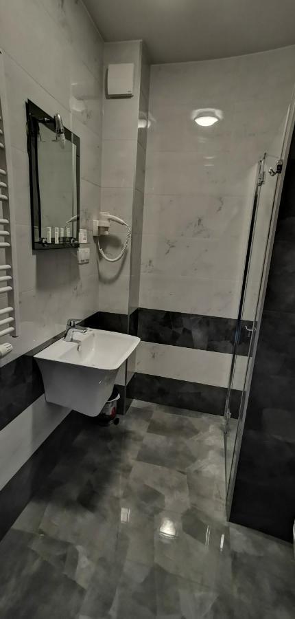 Hotel Sevilla Gold Leczeszyce エクステリア 写真