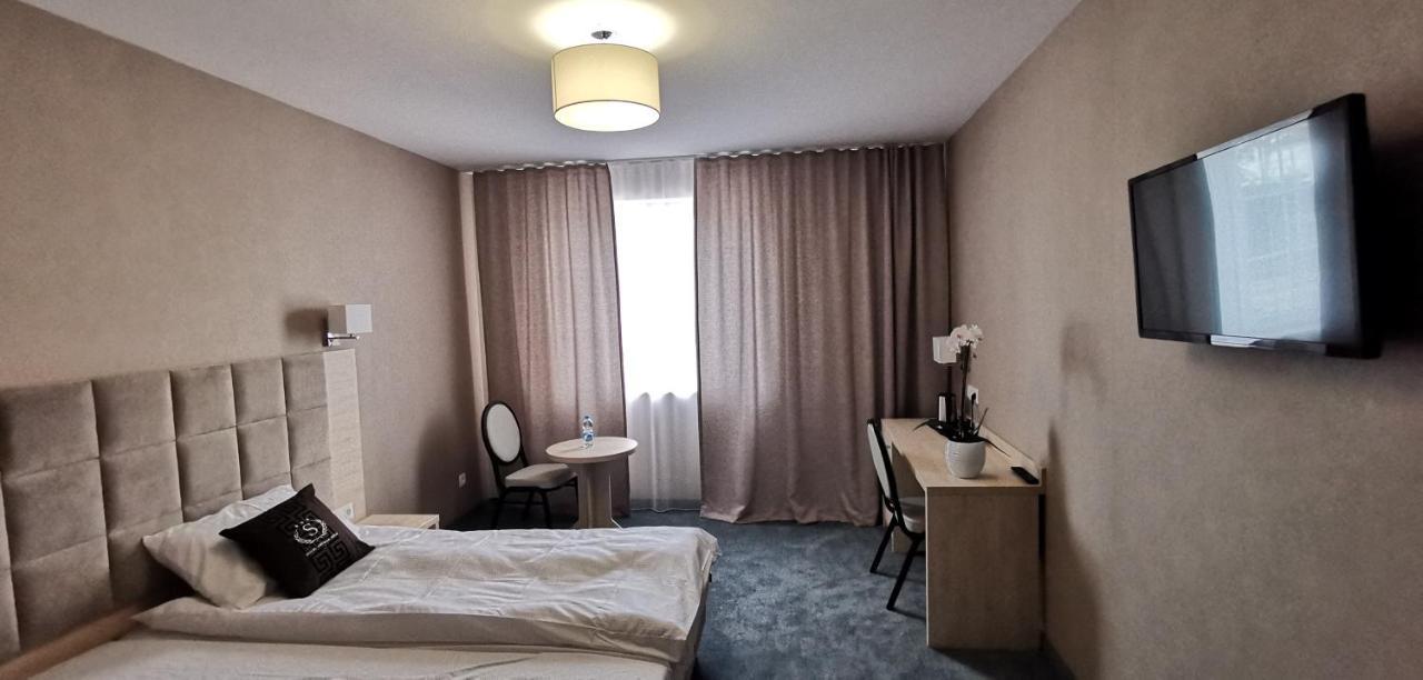 Hotel Sevilla Gold Leczeszyce エクステリア 写真