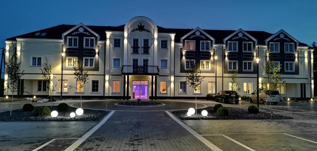 Hotel Sevilla Gold Leczeszyce エクステリア 写真