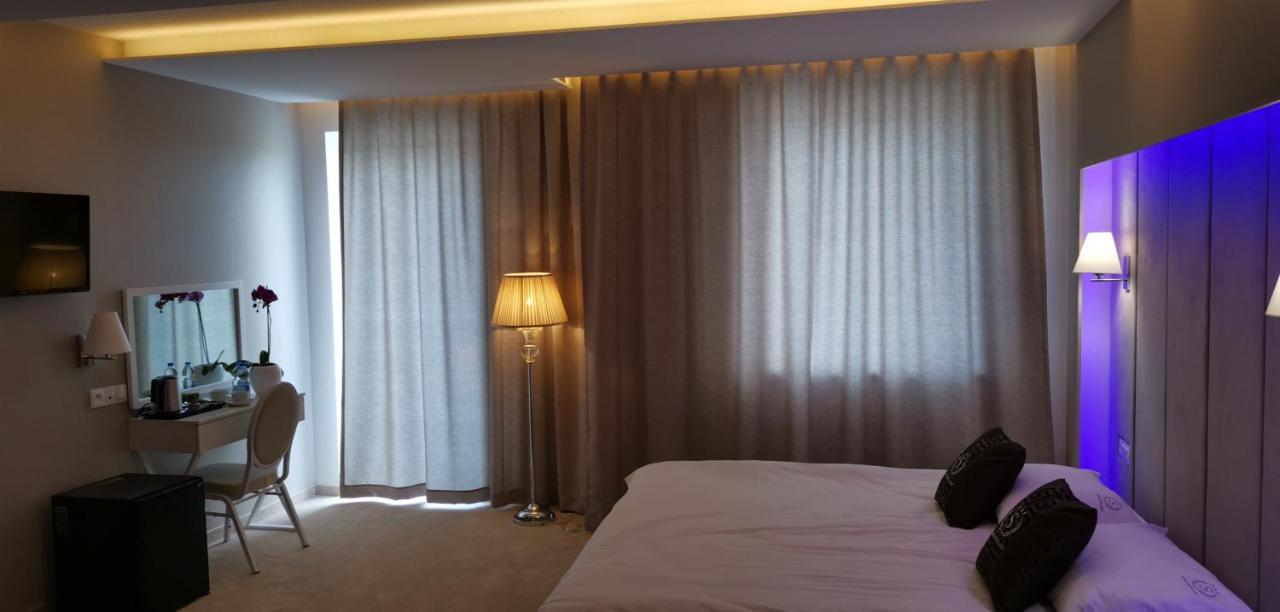 Hotel Sevilla Gold Leczeszyce エクステリア 写真
