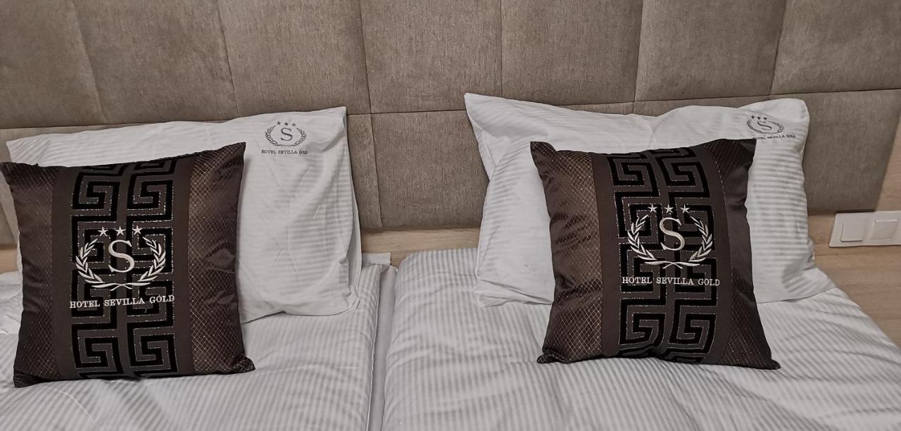Hotel Sevilla Gold Leczeszyce エクステリア 写真